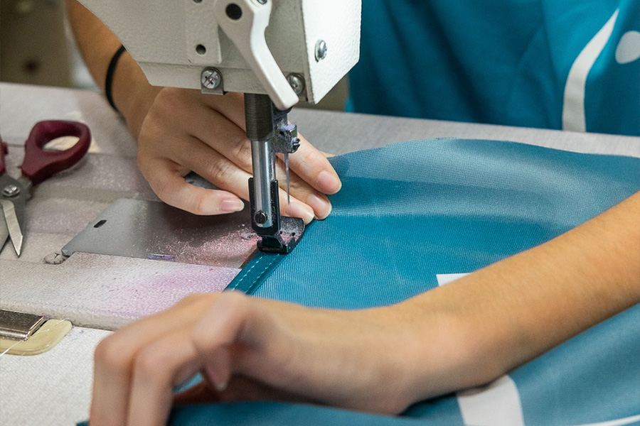 Taller de confección Fábrica Banderas Ádivin